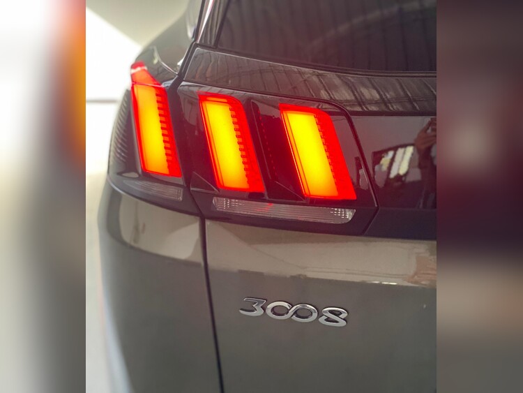 Peugeot 3008 1.2 S&S  Pure Tech Allure 130CV foto 6